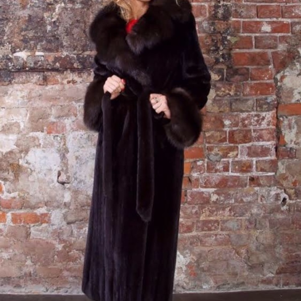 Fur coat mink and sable New